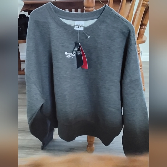 Reebok Tops - Reebok Womans Drop Shoulder Dark Gray Crewneck Sweatshirt‎ Size XL